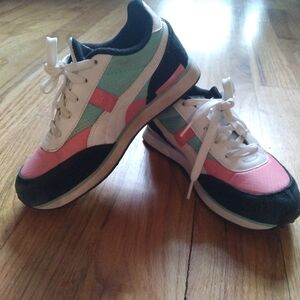Girls Puma Sz3 Sneakers Future Rider
